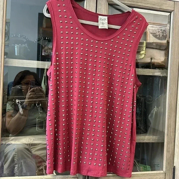 VOCAL SLEEVLESS TANK WITH STUDS SIZE XL - Picture 2 of 4